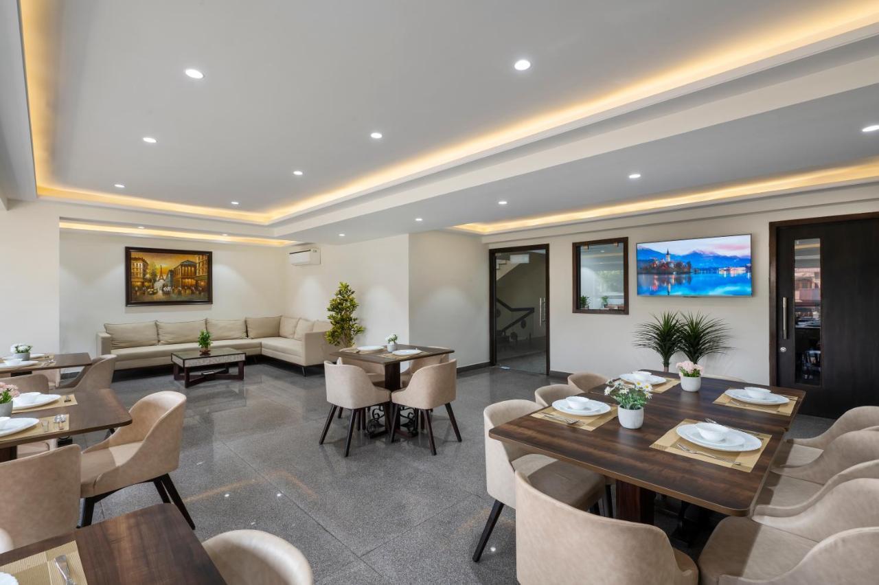 Palm Stay - Studios & Rooms ชัยปุระ ภายนอก รูปภาพ